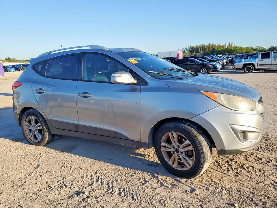 2012 HYUNDAI TUCSON GLS  