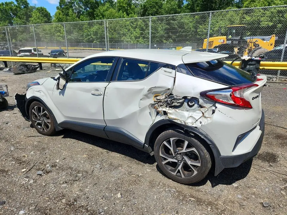 2020 TOYOTA C-HR XLE  