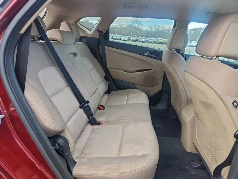 2016 HYUNDAI TUCSON SE  