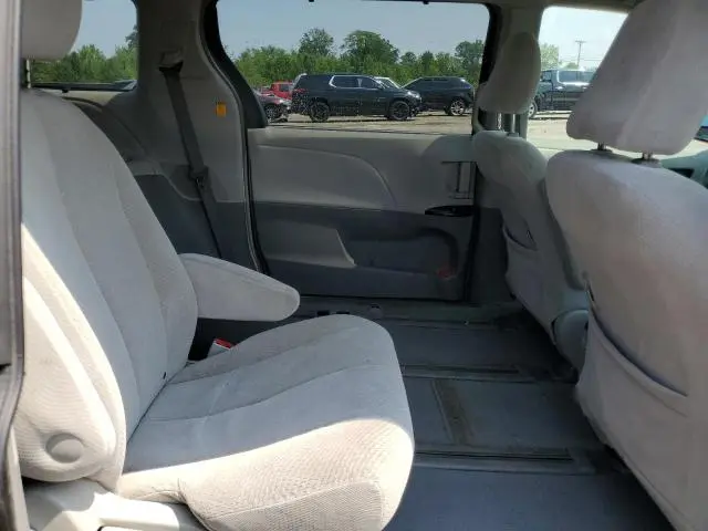 2011 TOYOTA SIENNA LE  