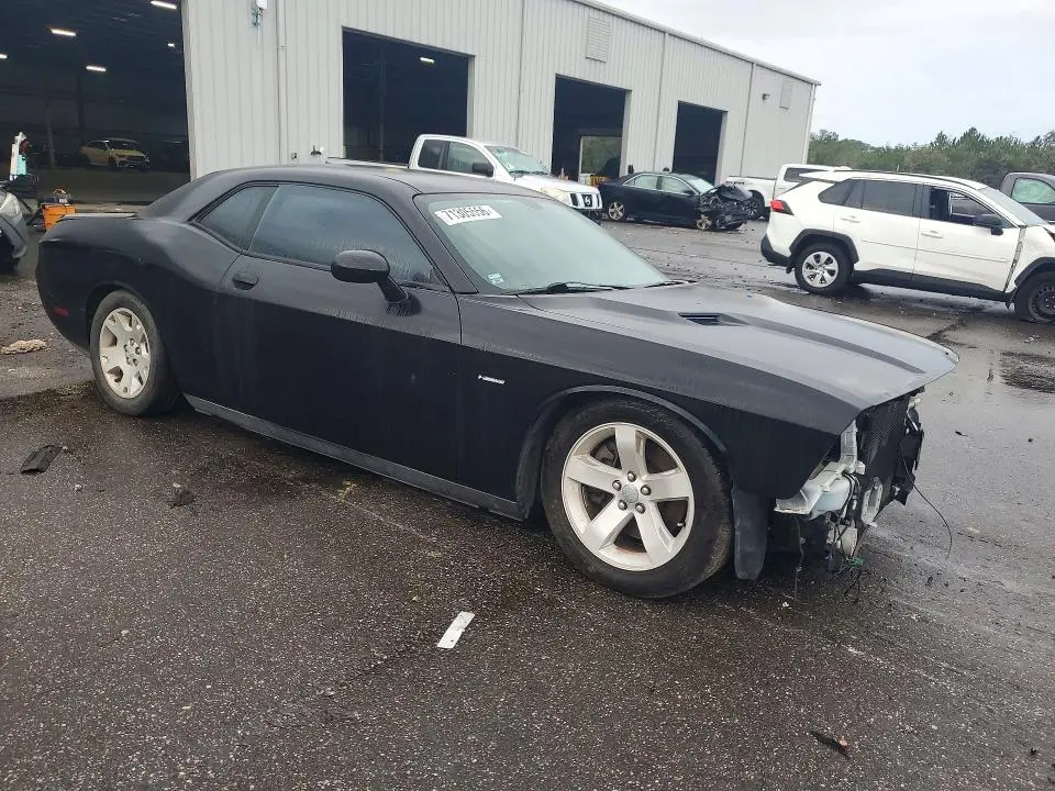 2014 DODGE CHALLENGER SXT  