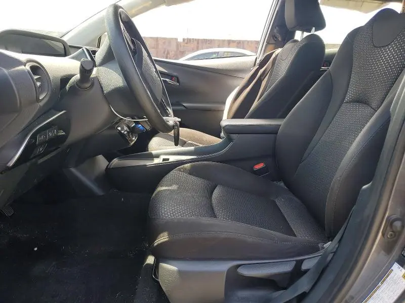 2021 TOYOTA PRIUS LE  