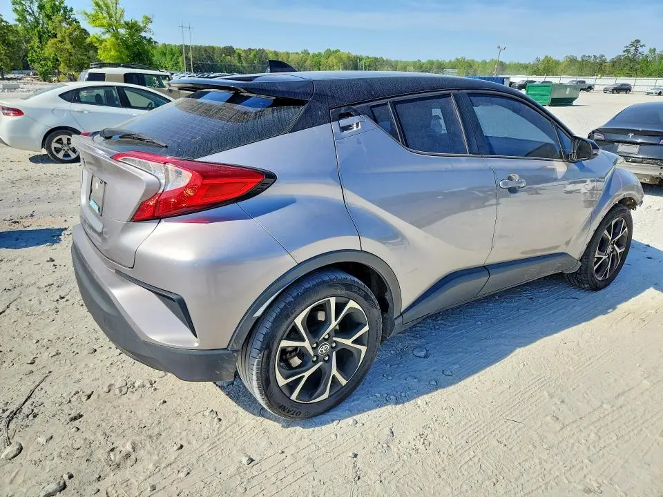 2020 TOYOTA C-HR XLE  