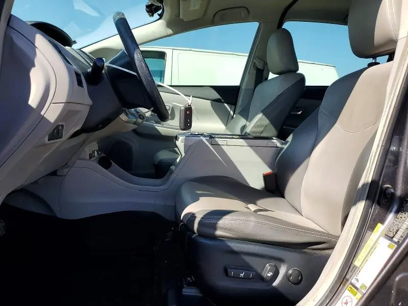 2016 TOYOTA PRIUS V FOUR  