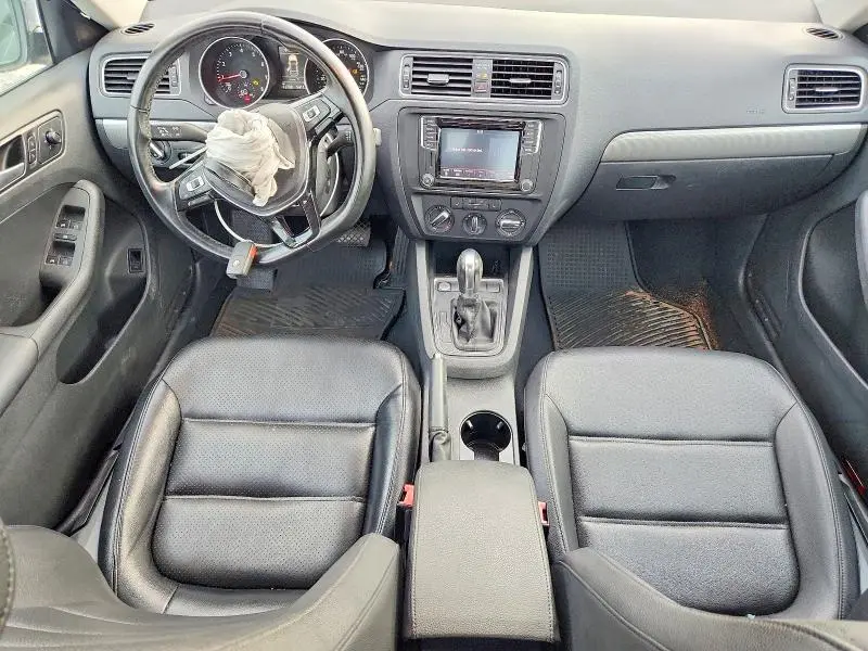 2017 VOLKSWAGEN JETTA SE  