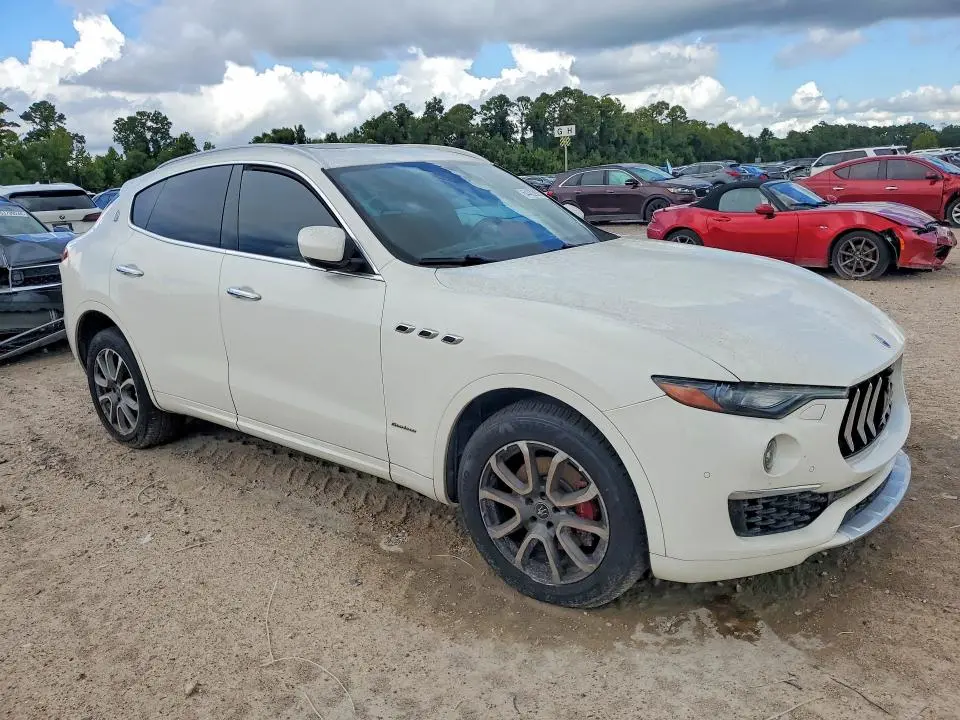 2019 MASERATI LEVANTE LUXURY  