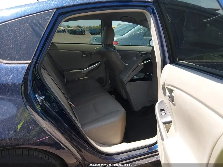 2015 TOYOTA PRIUS FOUR