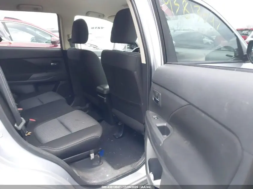 2016 MITSUBISHI OUTLANDER ES