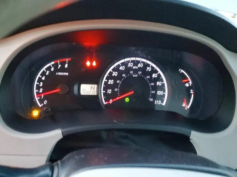 2011 TOYOTA SIENNA LE  