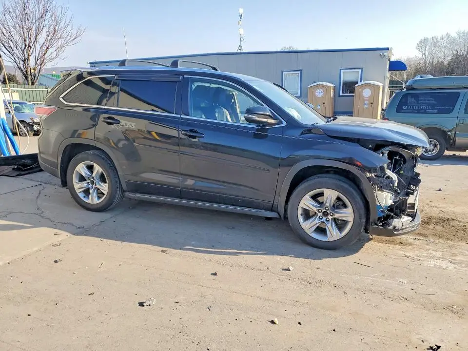 2016 TOYOTA HIGHLANDER LIMITED  