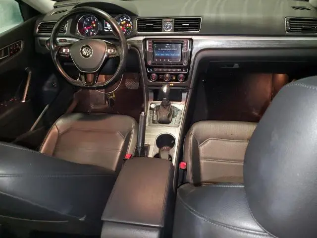 2017 VOLKSWAGEN PASSAT SE