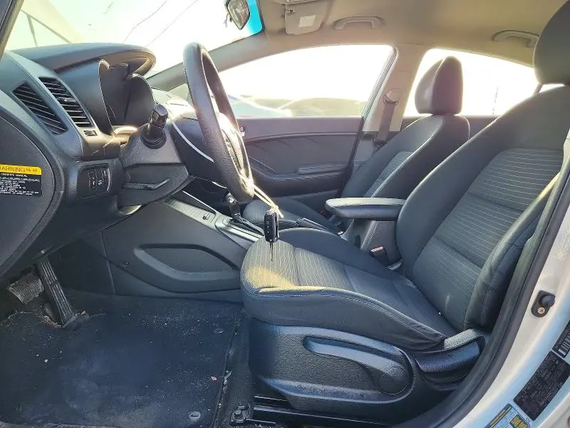 2016 KIA FORTE LX  