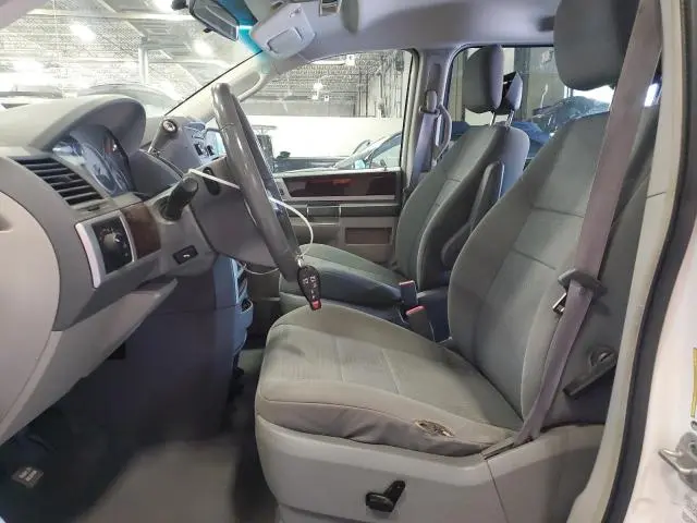 2010 CHRYSLER TOWN & COUNTRY TOURING  