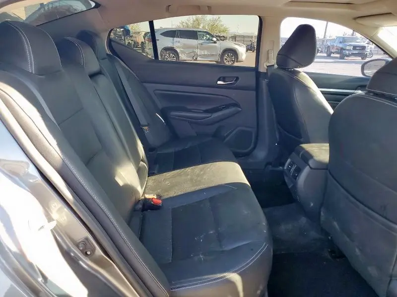 2022 NISSAN ALTIMA SL  