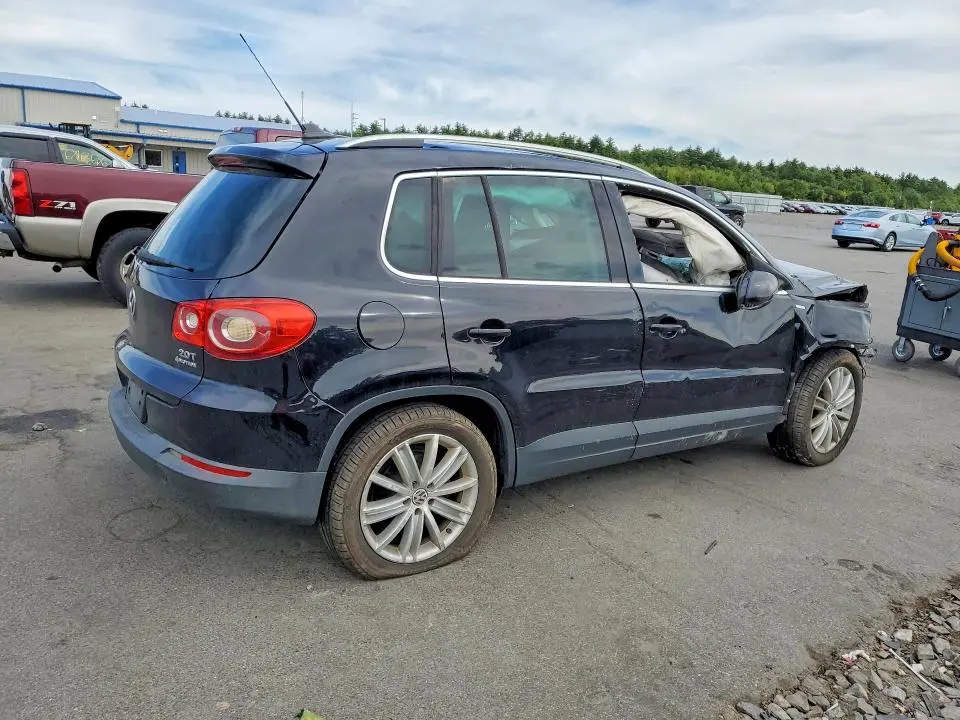 2010 VOLKSWAGEN TIGUAN SE  