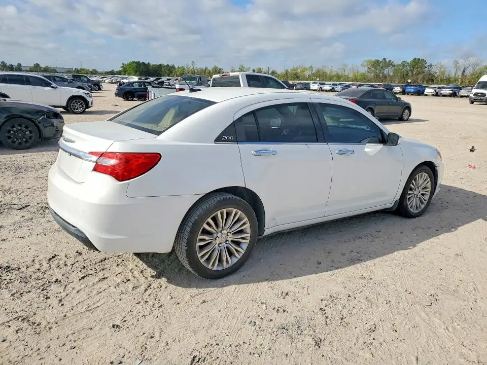 2011 CHRYSLER 200 LIMITED  