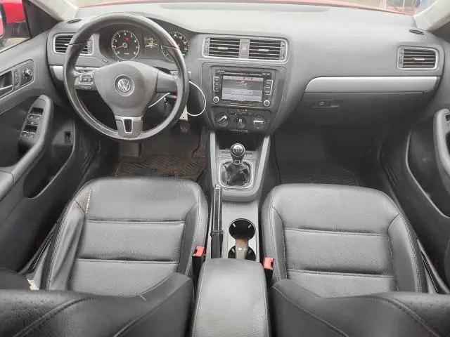 2013 VOLKSWAGEN JETTA SE  