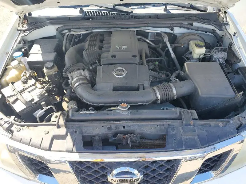 2015 NISSAN FRONTIER S  