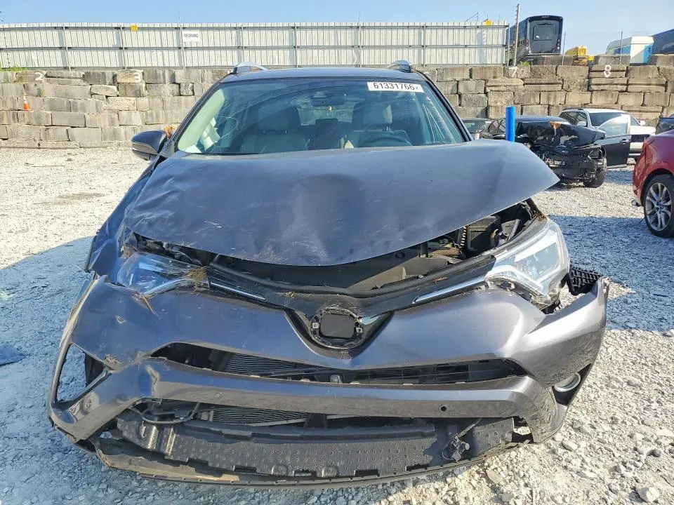 2016 TOYOTA RAV4 LE  