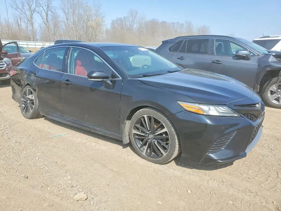 2018 TOYOTA CAMRY XLE V6  