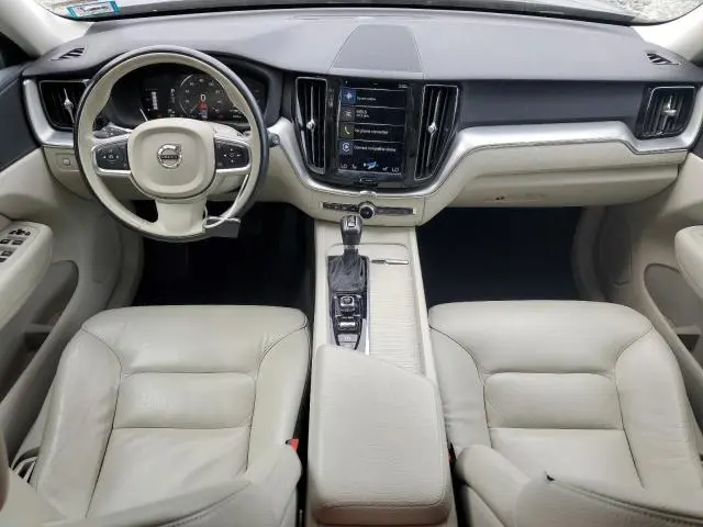 2019 VOLVO XC60 T5  