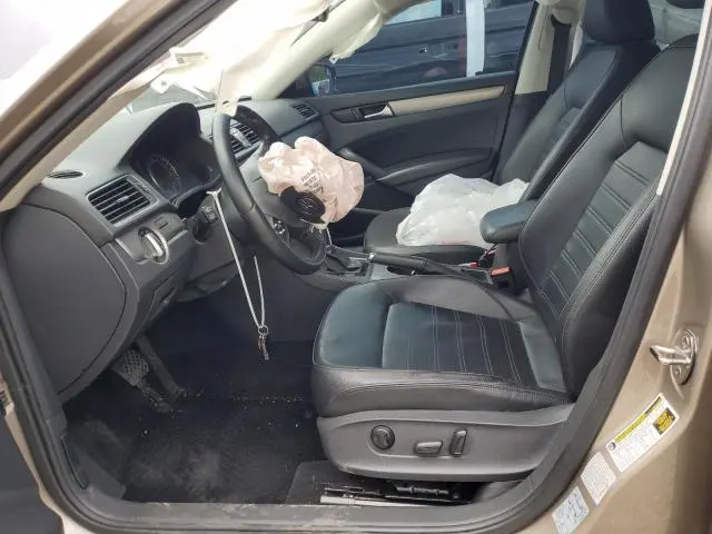 2015 VOLKSWAGEN PASSAT SE  