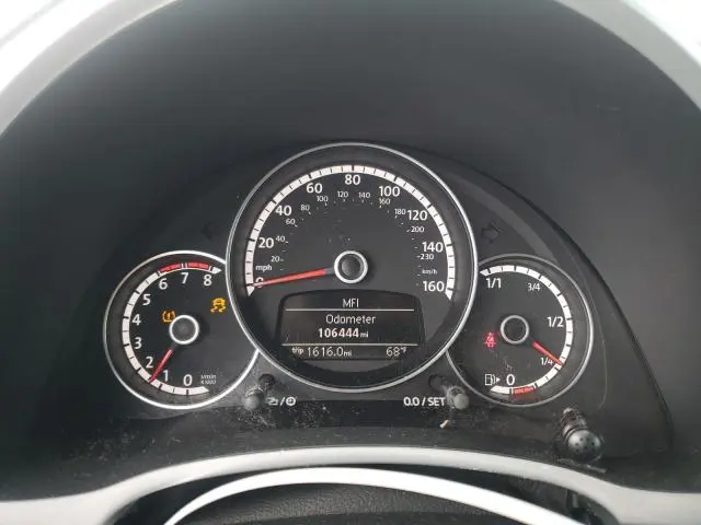 2016 VOLKSWAGEN BEETLE S/SE  