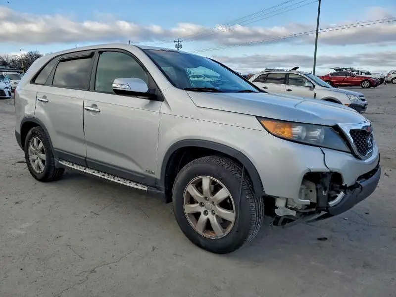 2013 KIA SORENTO LX  