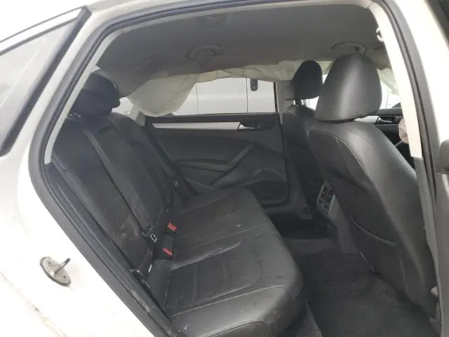 2013 VOLKSWAGEN PASSAT SE  