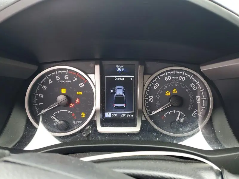 2021 TOYOTA TACOMA SR5 V6  