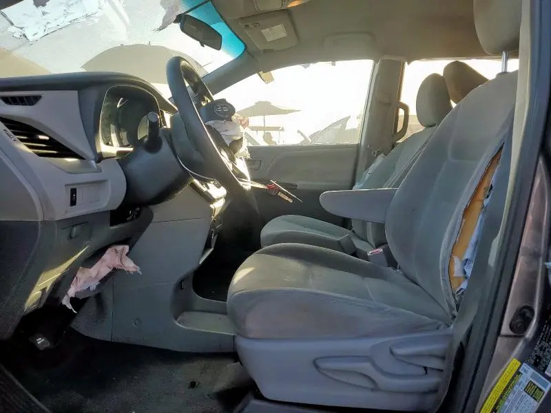 2015 TOYOTA SIENNA   