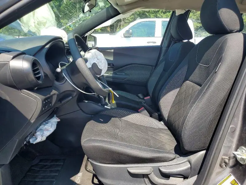 2020 NISSAN KICKS S  