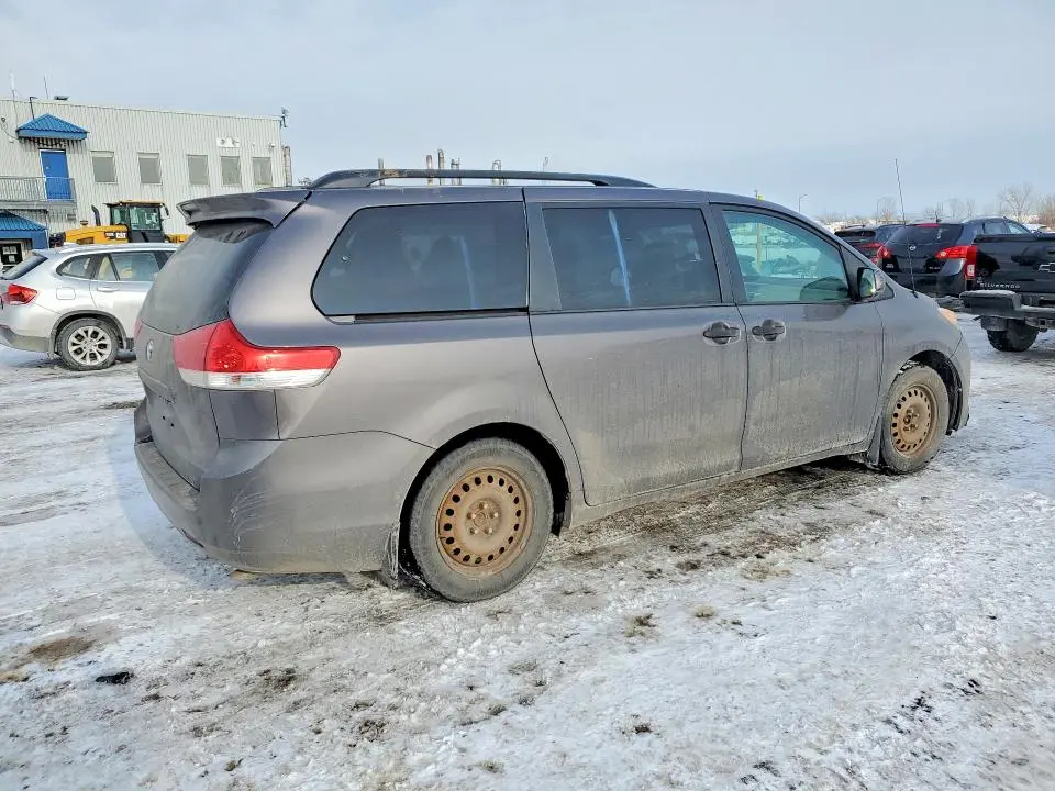 2013 TOYOTA SIENNA CE  