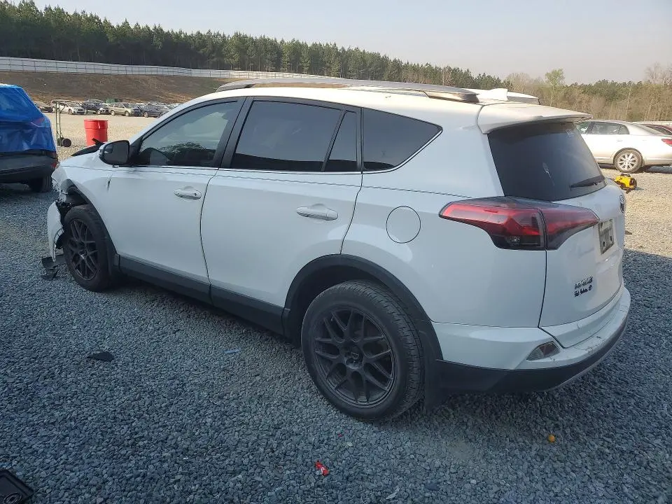 2017 TOYOTA RAV4 XLE  