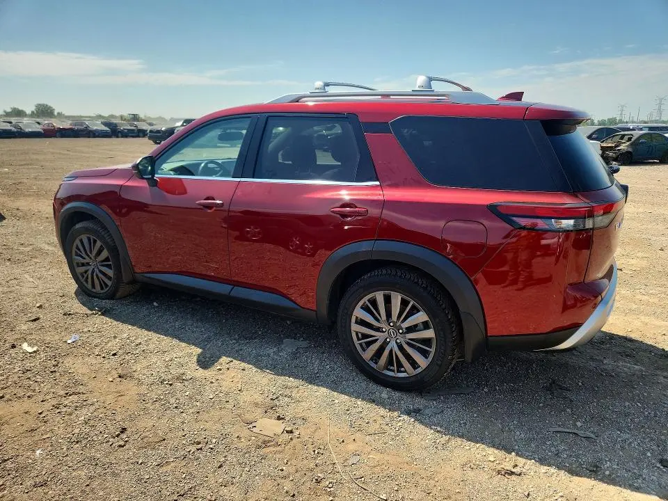 2022 NISSAN PATHFINDER SL  