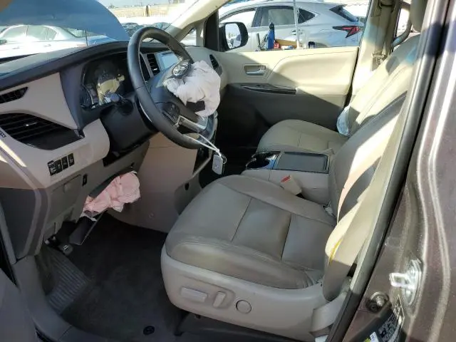 2015 TOYOTA SIENNA XLE  