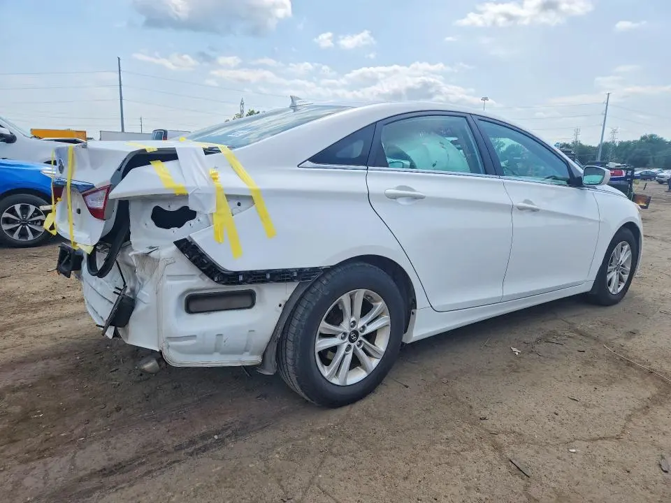 2013 HYUNDAI SONATA GLS  