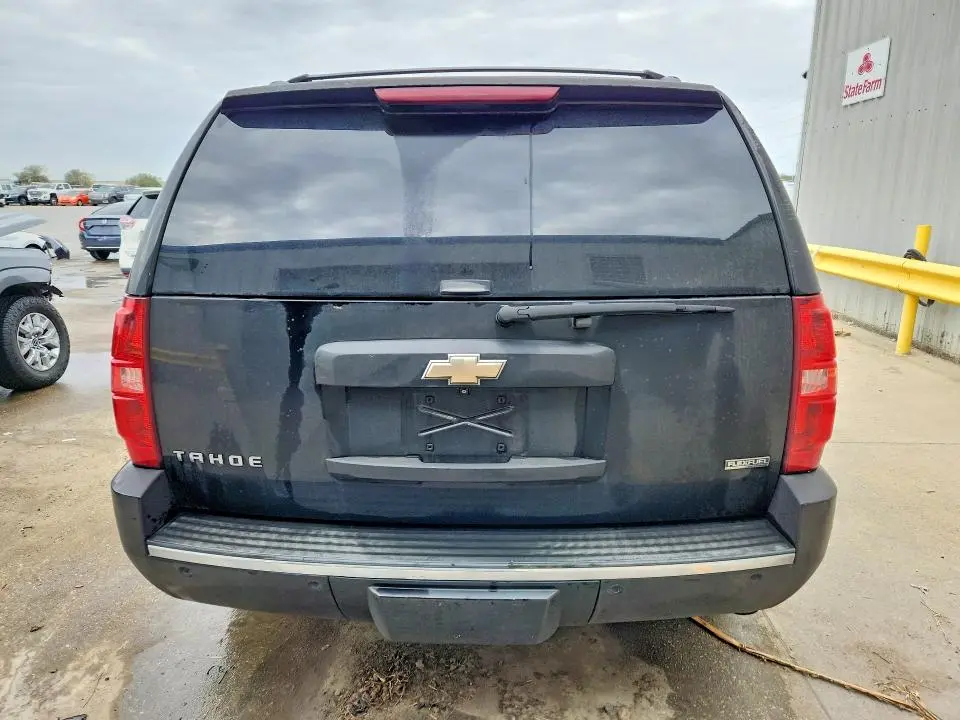 2010 CHEVROLET TAHOE C1500 LTZ  