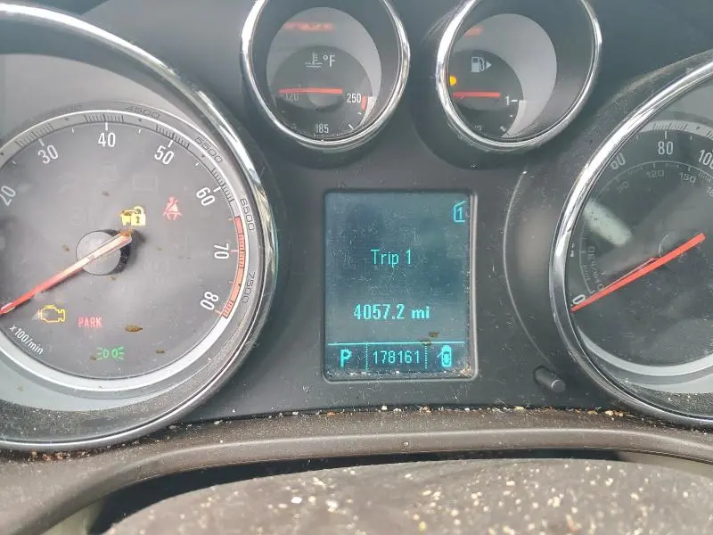 2011 BUICK REGAL CXL  