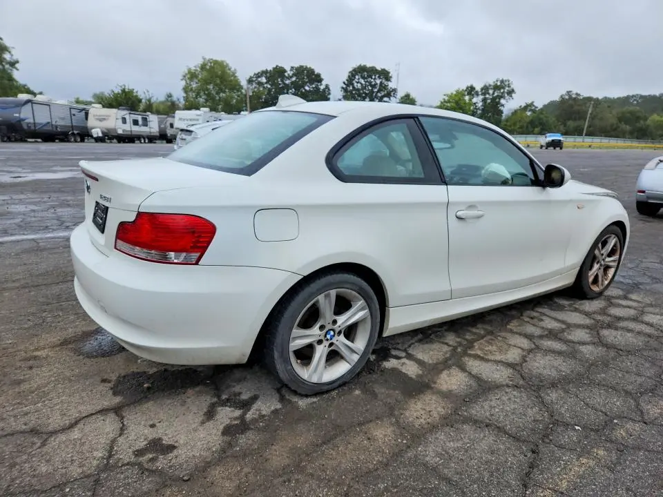 2011 BMW 128 I  