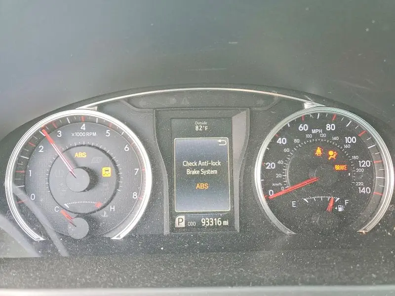 2015 TOYOTA CAMRY SE  