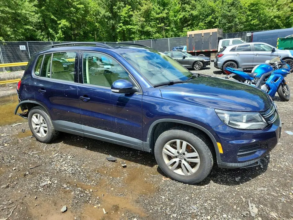 2016 VOLKSWAGEN TIGUAN S  