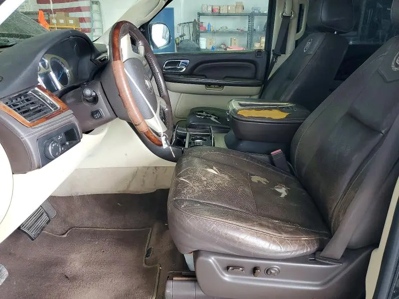 2011 CADILLAC ESCALADE ESV PLATINUM  