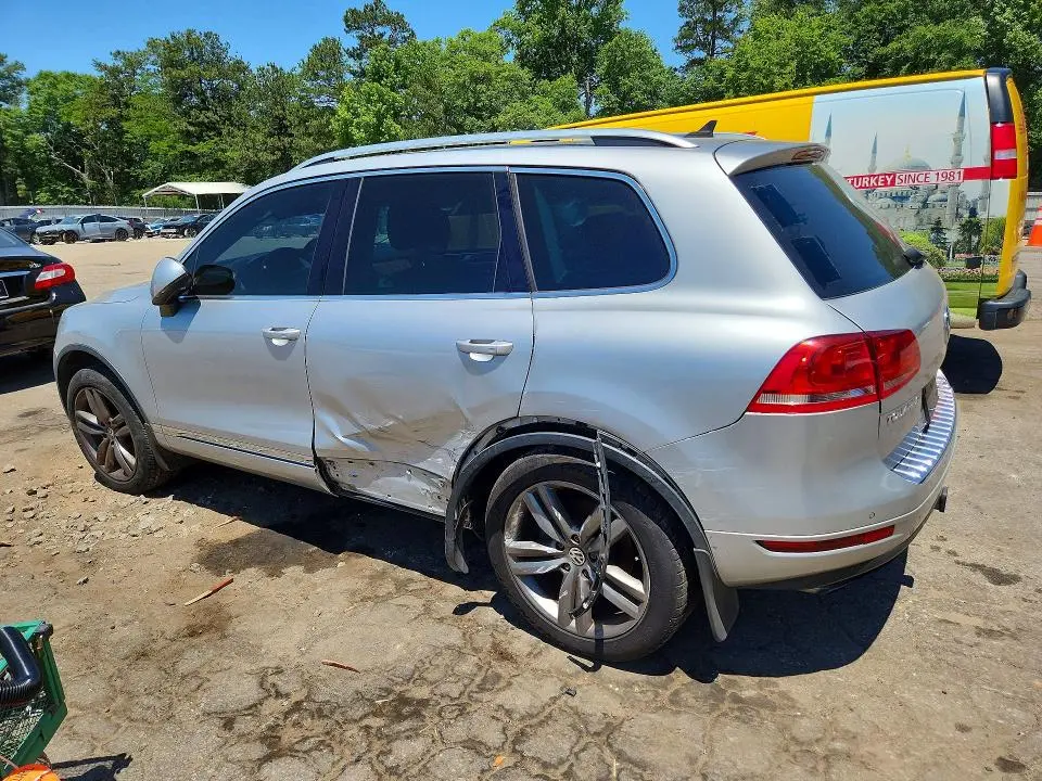 2012 VOLKSWAGEN TOUAREG V6  
