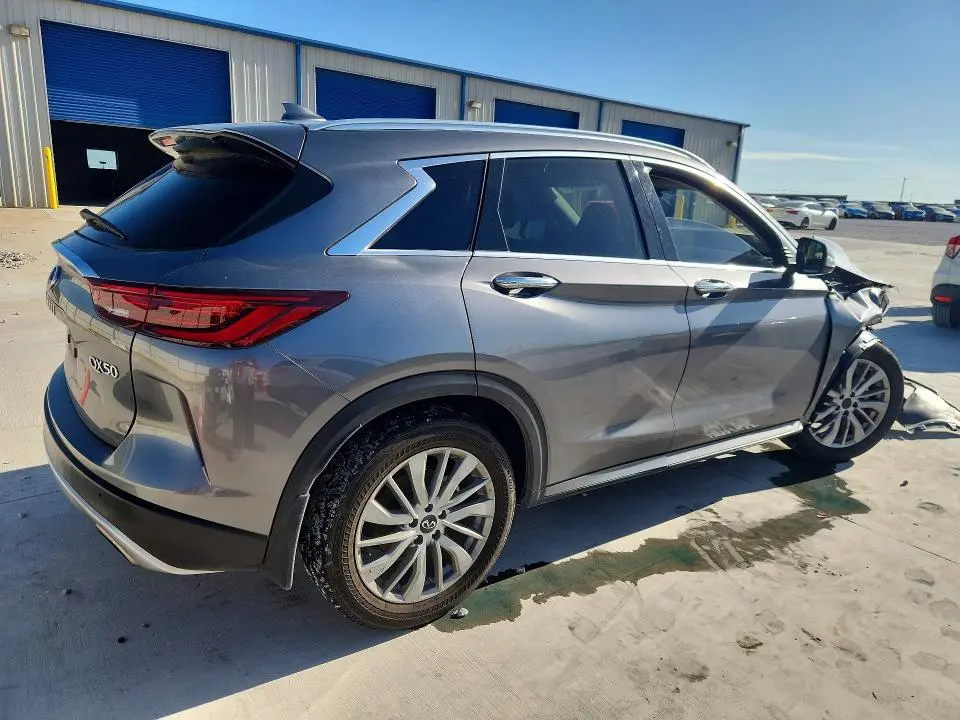 2024 INFINITI QX50 LUXE  