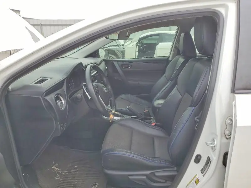 2017 TOYOTA COROLLA SE  