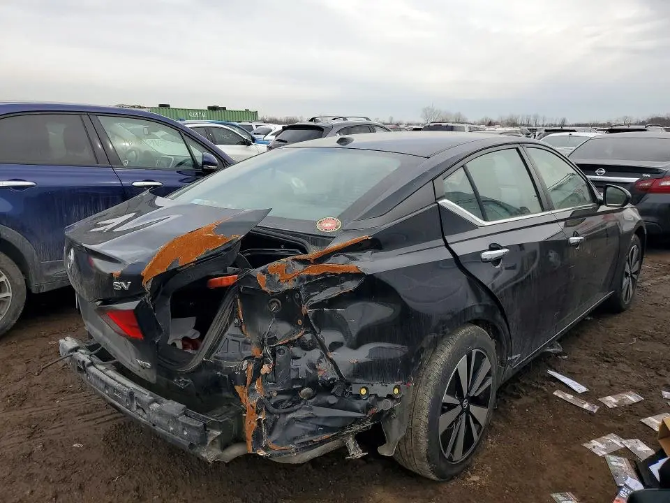 2021 NISSAN ALTIMA SV  