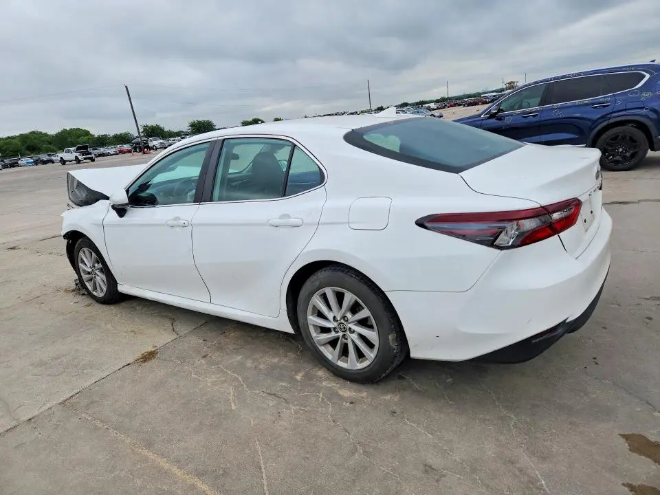 2022 TOYOTA CAMRY LE  