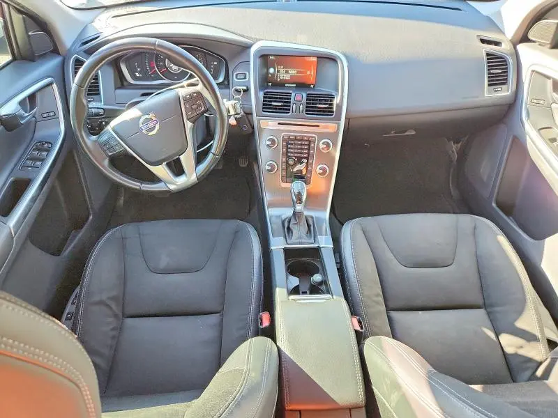 2015 VOLVO XC60 T5  