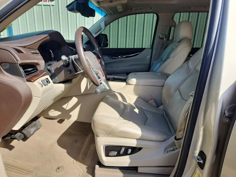 2016 CADILLAC ESCALADE LUXURY  
